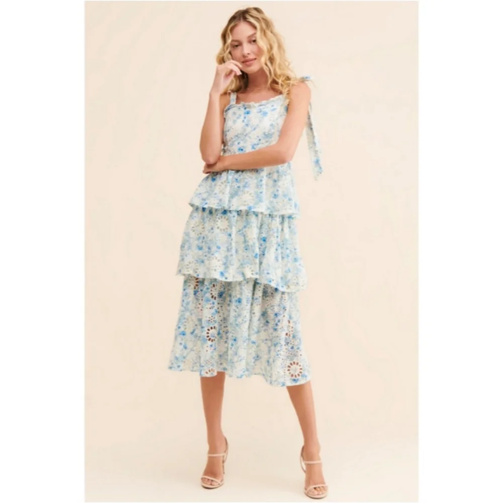 En Saison Claire Floral Print Eyelet Midi Dress Light Blue Nwt